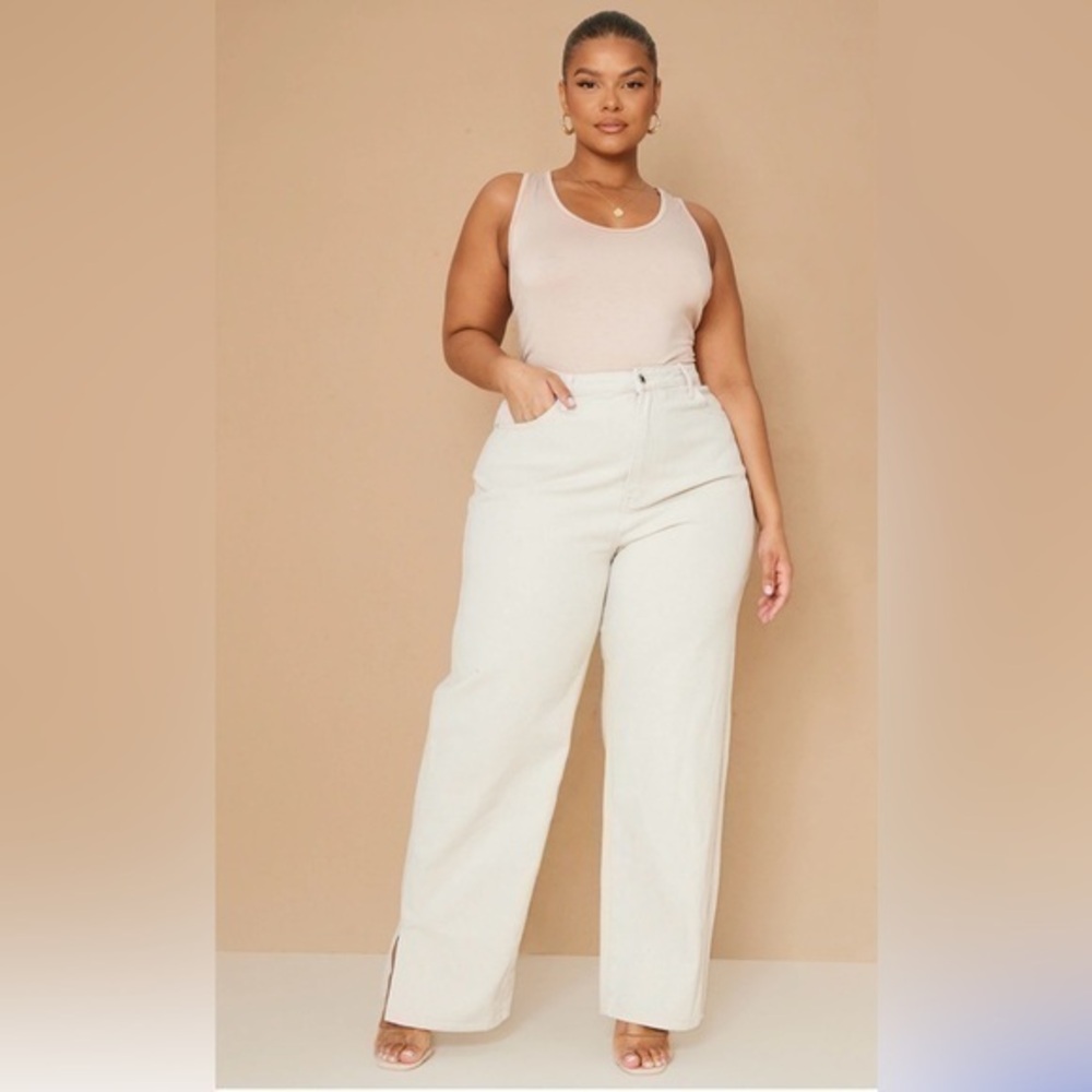 Pretty Little Thing Plus Size Sand Split Hem Jeans Size US14/UK18